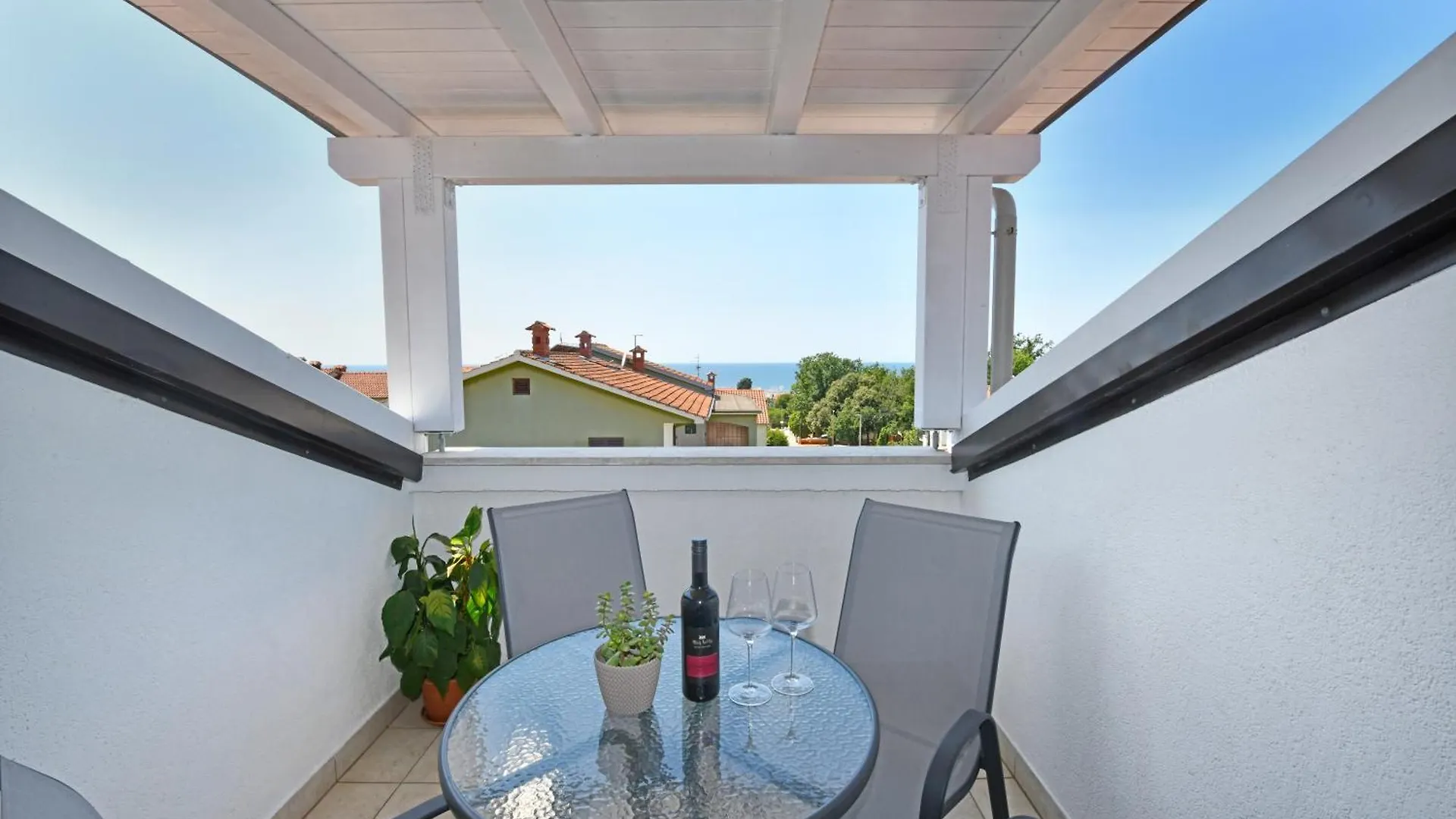 New Bibaj Apartaments - 350M Strand, Beach, Spiaggia Porec 0*,  Croazia