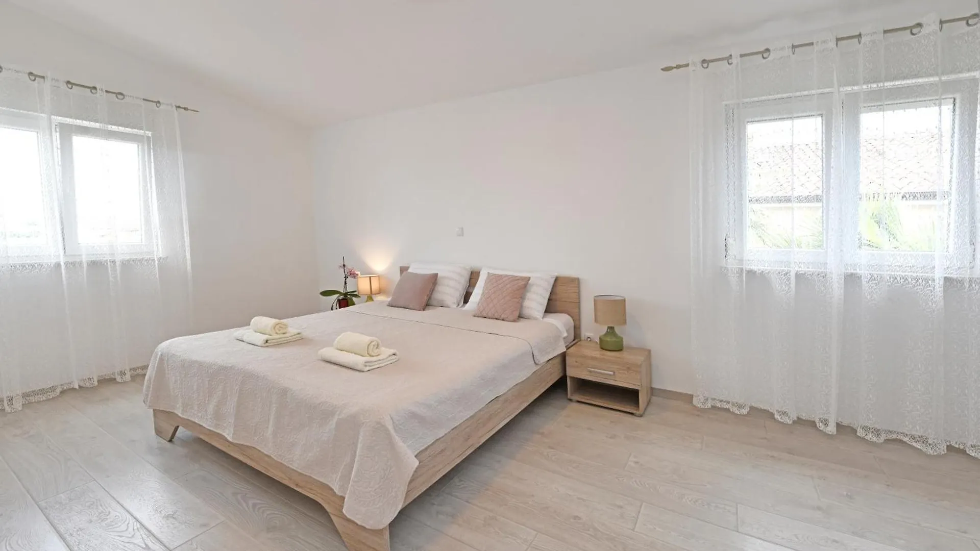 New Bibaj Apartaments - 350M Strand, Beach, Spiaggia Porec 0*,  Croazia
