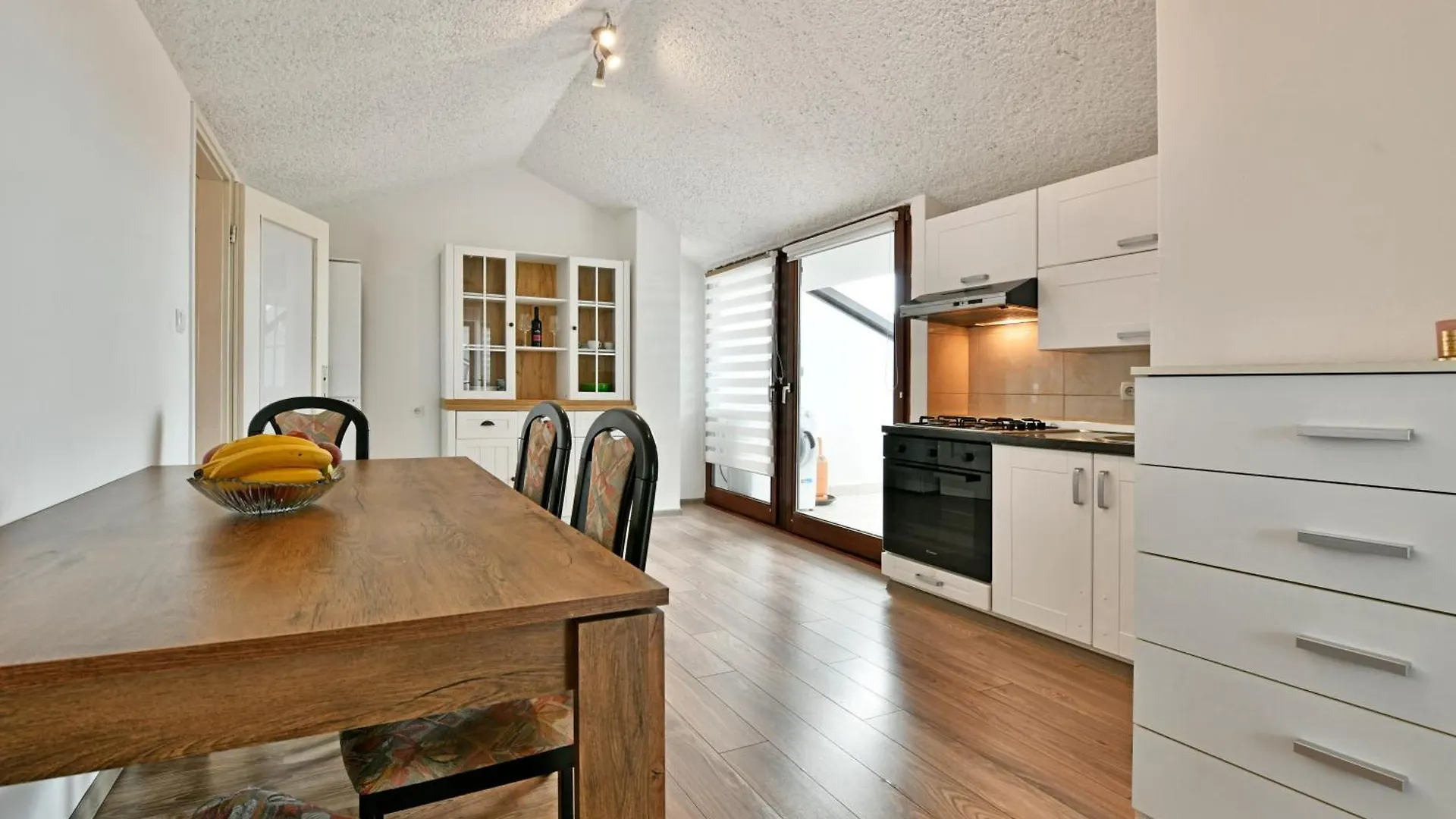 New Bibaj Apartaments - 350M Strand, Beach, Spiaggia ポレッチ